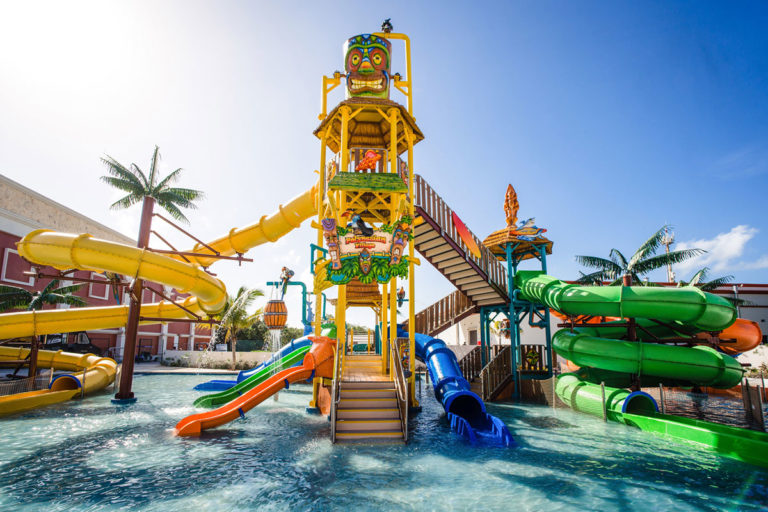 A water bucket tower at the Hard Rock waterpark.